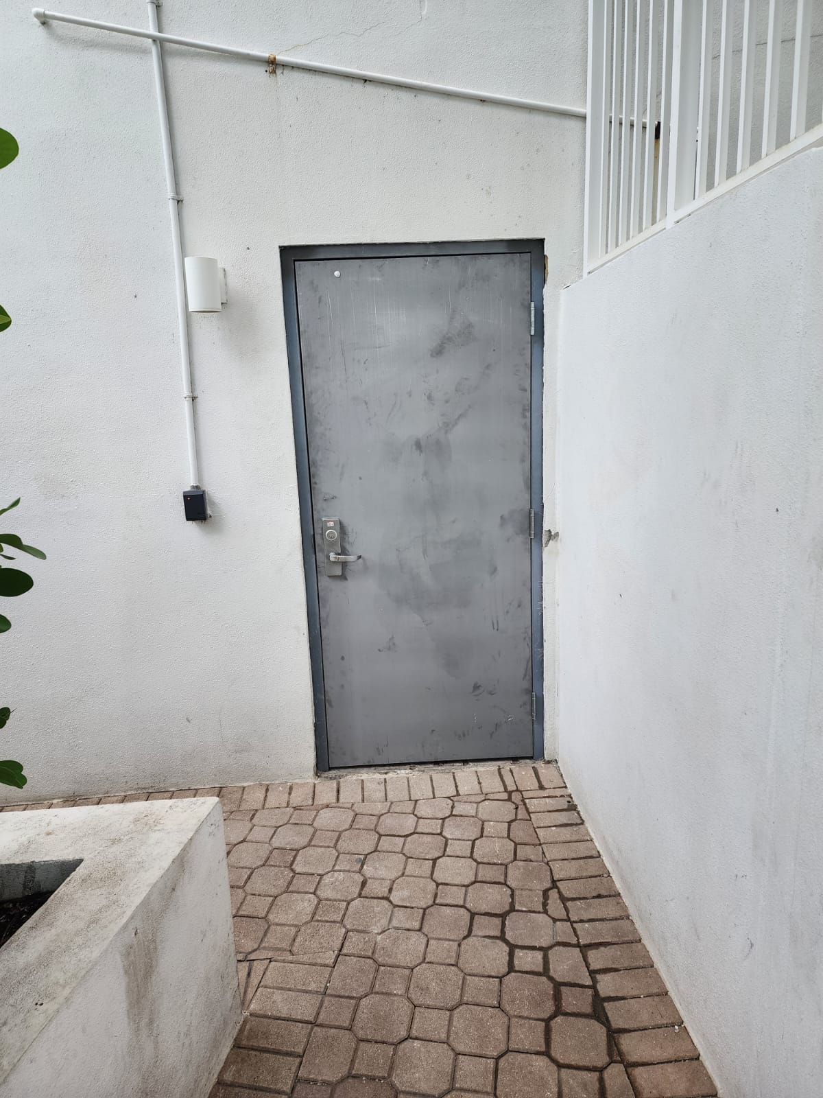 Door installation 5