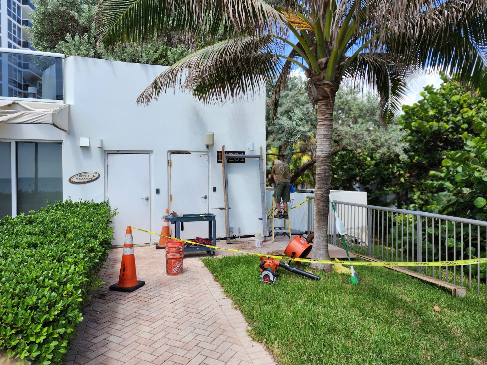 Oceanfront Service Entry